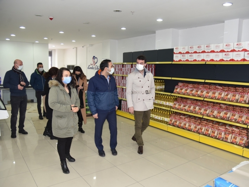 Kartal Belediyesi, İzmit Belediyesi Gıda Bankası'nda İncelemelerde Bulundu